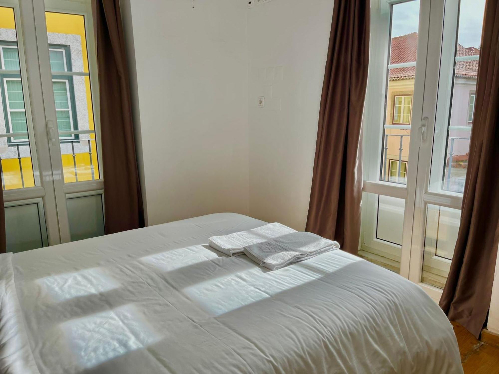 3 Bedroom, 2,5 Bathroom - Bairro Alto Residence Лиссабон Экстерьер фото
